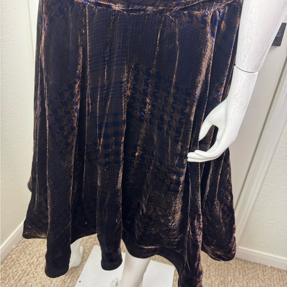 Danny Nguyen Couture Vintage Elegant Brown Velvet Dress. #229 - Picture 10 of 13
